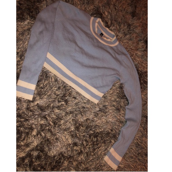 Light blue long sleeve crop top - Picture 4 of 4